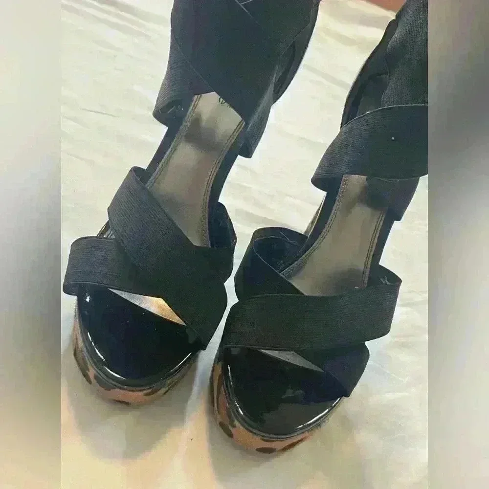 Kardashians Bebe Women’s Platform Wedge Strappy Heel Size 10 Black Leopard - Picture 8 of 8